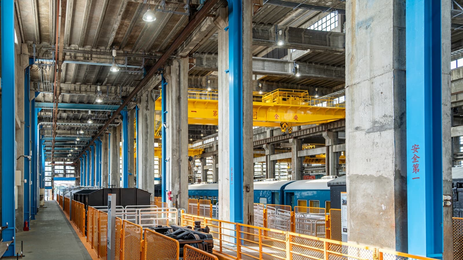 Talleres metalmecánicos con puente grúa: cómo diseñar la nave desde el inicio